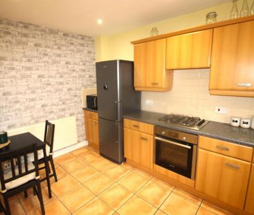 3 bedroom end of terrace house to rent - Photo 6