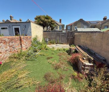 Queens Road - Photo 1