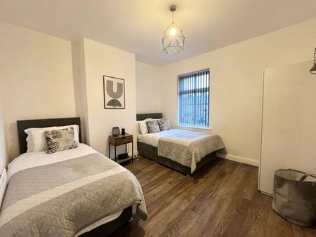 2 bedroom House To Let Total Size: 679 SQ FT - Photo 2