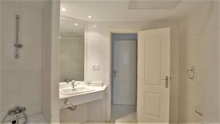 Alquiler Apartamento en Puerto Banús, Marbella - Foto 2