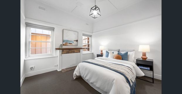 Stylish Family Living – 2A Grandview Avenue, Glen Iris - Photo 1