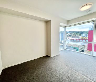 1 Bedroom in Peak - Photo 2