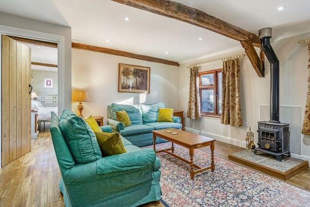 2 bedroom cottage to rent - Photo 1