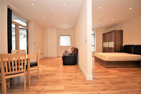 1 bedroom flat to rent - Photo 2