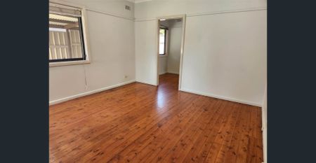 This well-located 3-bedroom house is perfect for family living. - Photo 2