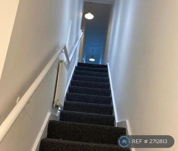 2 bedroom maisonette to rent - Photo 3