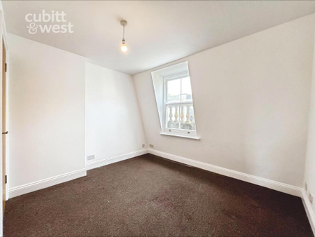 3 bedroom apartment to rent - Photo 2