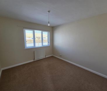 3 bedroom detached bungalow to rent - Photo 4