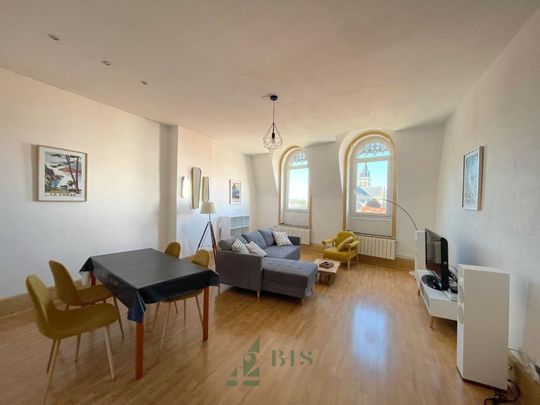 Location Appartement 4 pièces 102m² ROANNE 42300 - Photo 1