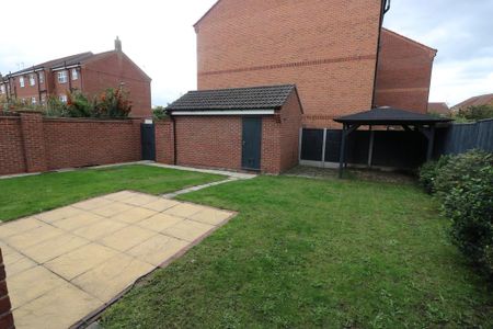 4 bedroom detached house to rent - Photo 2