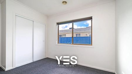 18 Kingsdale Crescent, Pakenham VIC 3810 - Photo 3
