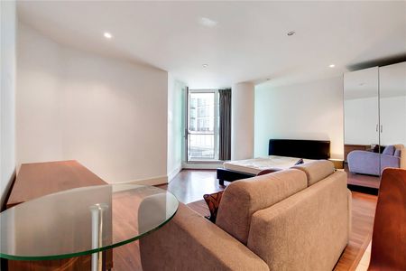 St. George Wharf, London, SW8 2AU - Photo 5