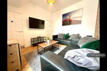 4 bedroom terraced house to rent - Photo 3