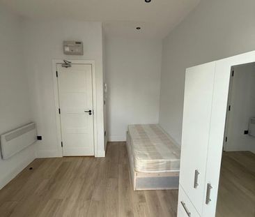 Studio Flat, Wavertree Road, SW2 - Photo 4