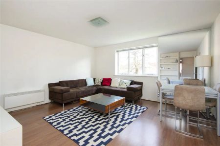 1 bedroom flat in London - Photo 5