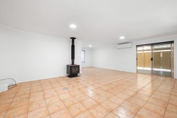 166 Hammersmith Street, Coopers Plains QLD 4108 - House For Rent | Domain - Photo 1