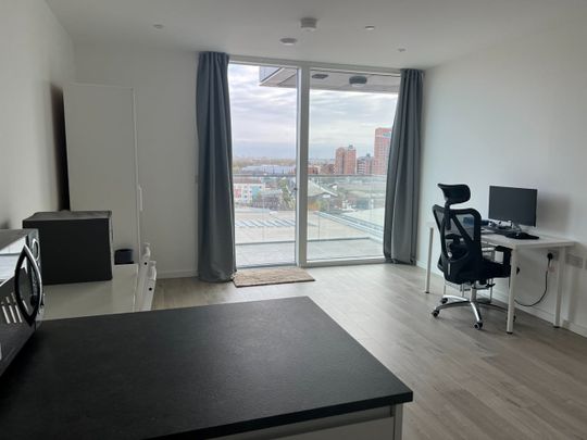 1 Bed Flat, Kitson House, E3 - Photo 1