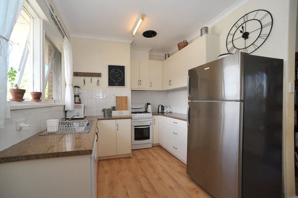 Beautiful Two bedroom Apartment! - Photo 1