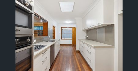 Family home. - Photo 2