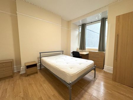 3 bedroom terraced house to rent - Photo 4