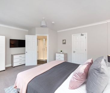 Room in a Shared House, Mountcombe House, SW19 - Photo 4