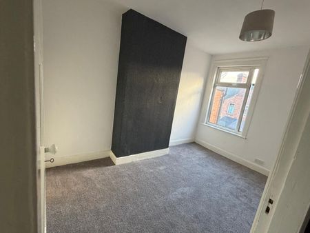 2 Bedroom property in LE3 Area - Photo 3