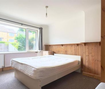 4 bedroom semi-detached house to rent - Photo 3