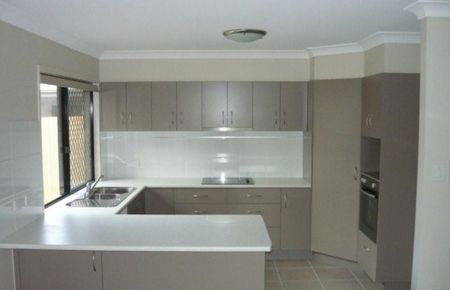 1A Zoe Court, Mount Louisa - Photo 3