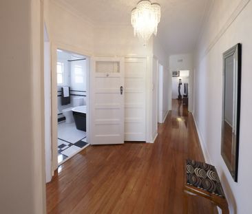 Centrally located Art Deco Inspired Elegance - Photo 5