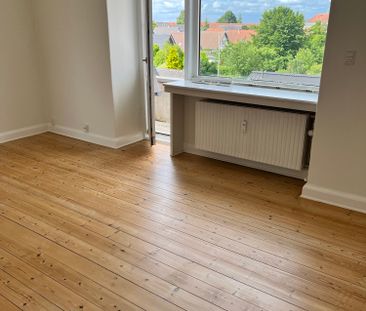 Lys lejlighed med 2 altaner - Foto 3