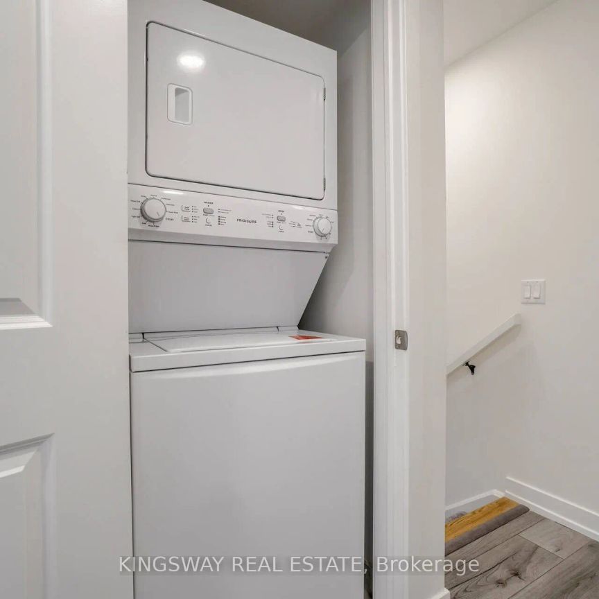 3062 Sixth Line #341 - Photo 1