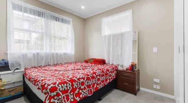 Modern Living in the Heart of Papatoetoe! - Photo 1
