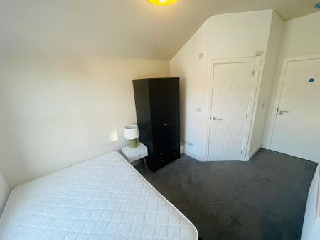1 bedroom in a house share to rent - Photo 5