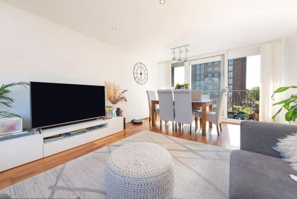 2 Bed Flat, Marryatt Court, W5 - Photo 1