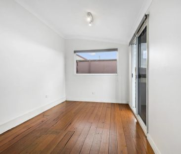 Updated cottage home in ultra convenient location - Photo 6