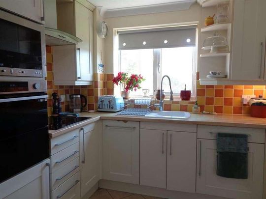 College Road, Seaford, BN25 - Photo 1