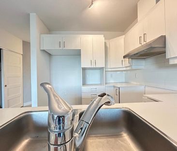 *Cession de Bail Superbe Condo Locatif 4 1/2 Ste-Dorothée Laval* - Photo 1
