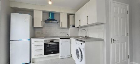 2 bedroom flat to rent - Photo 3