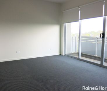 7/13 Greville Street, Caroline Springs, VIC 3023 - Photo 3