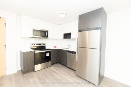 For Lease - 202 Burnhamthorpe Road Unit# 803, Mississauga, Ontario - Photo 2