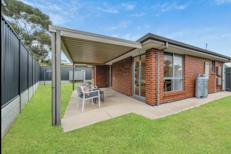 Modern & Low-Maintenance Living in Elizabeth East - Photo 5