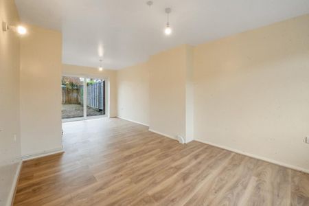 3 bedroom terraced house to rent - Photo 2