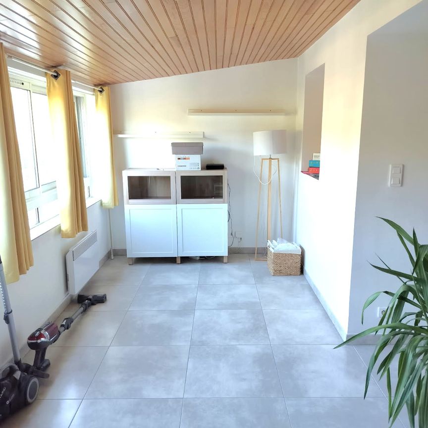 Location Appartement 2 pièces 46m² ROQUEFORT 13830 - Photo 1