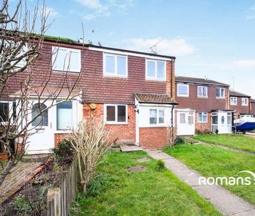 Pinewood Park, Farnborough, Hampshire, GU14 - Photo 5