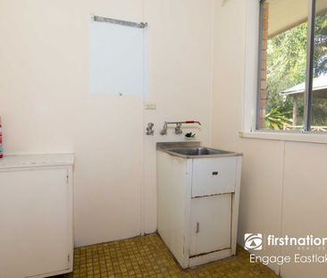 Perfectly Positioned Family Home Near Lake Macquarie - Photo 4