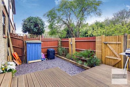 Croftongate Way, London, SE4 - Photo 3