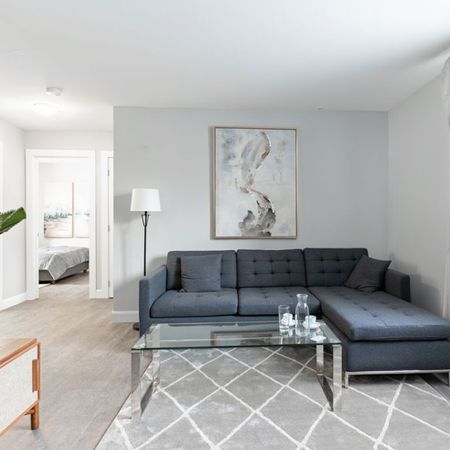 Rue Crevier Apartments - Photo 3