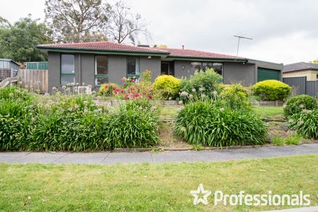 8 Sabre Court, Ferntree Gully VIC 3156 - Photo 3