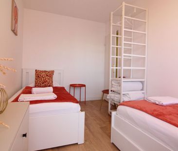 Location Appartement 3 pièces 83m² - Photo 3