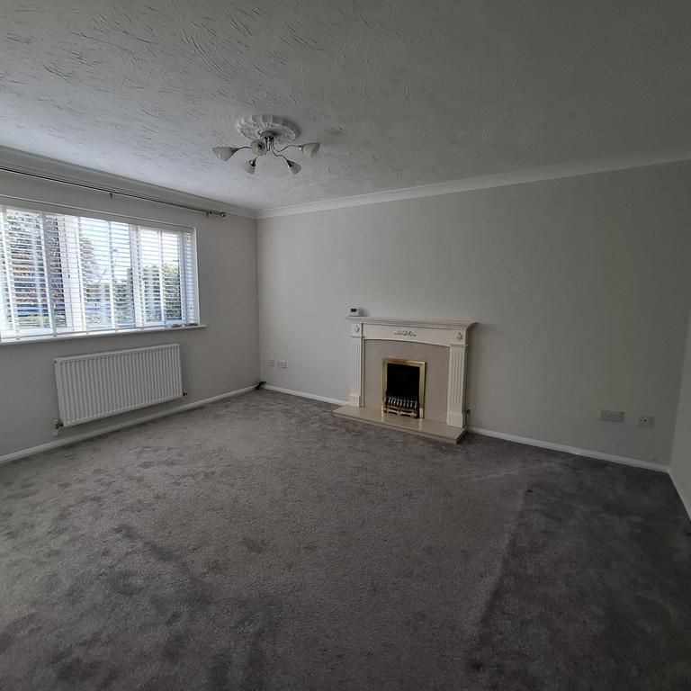 4 bedroom detached house to rent - Photo 1